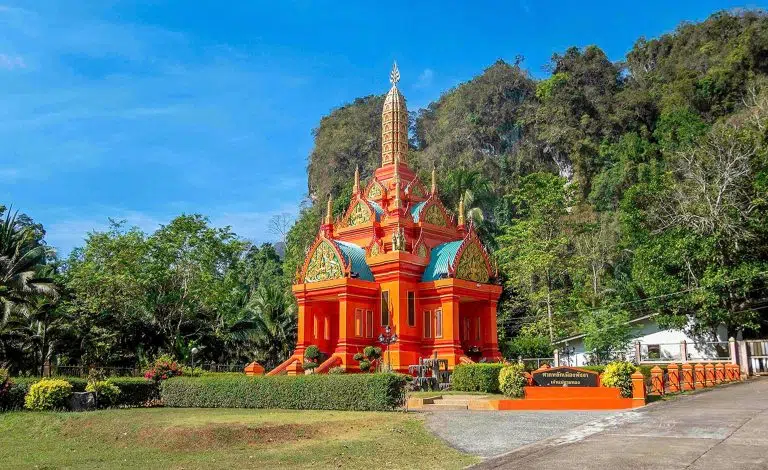 mythaidestiny_Phang-Nga_city_pillarshrine_01