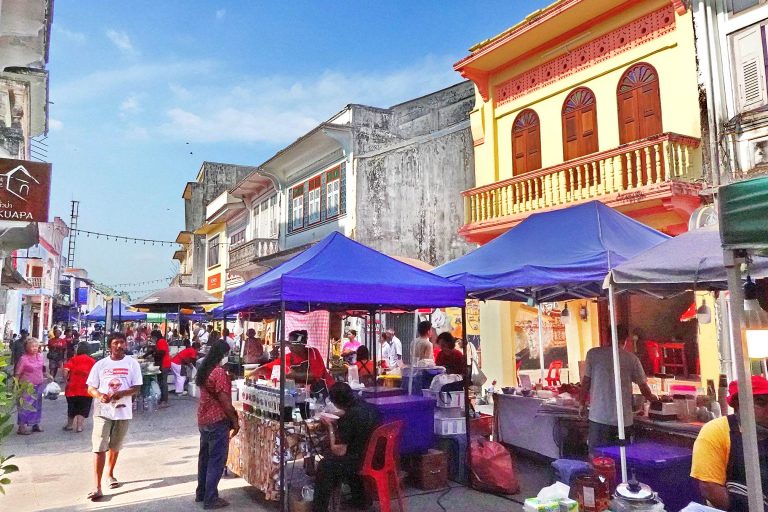 Sunday-Market-Takuapa_Old_Town-04