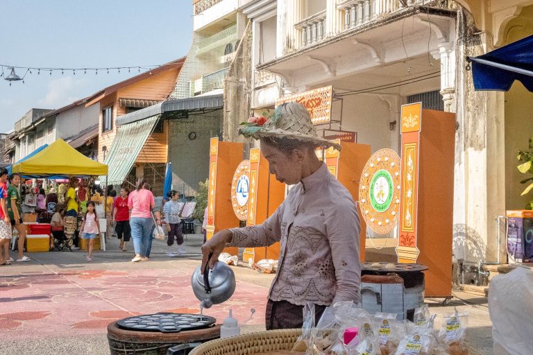 Sunday-Market-Takuapa_Old_Town-06