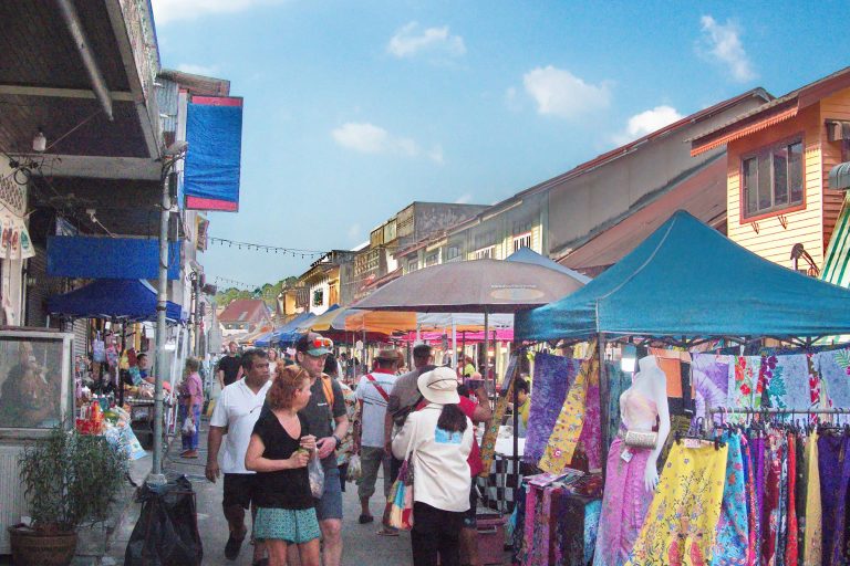 Sunday-Market-Takuapa_Old_Town-07