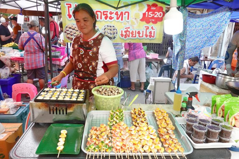 Sunday-Market-Takuapa_Old_Town-08