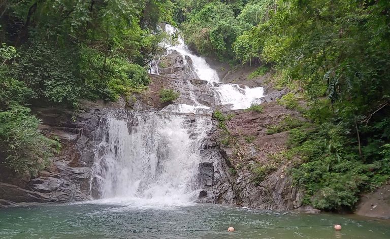 mythaidesntiny_Khao-lak-Nature_Waterfall-01